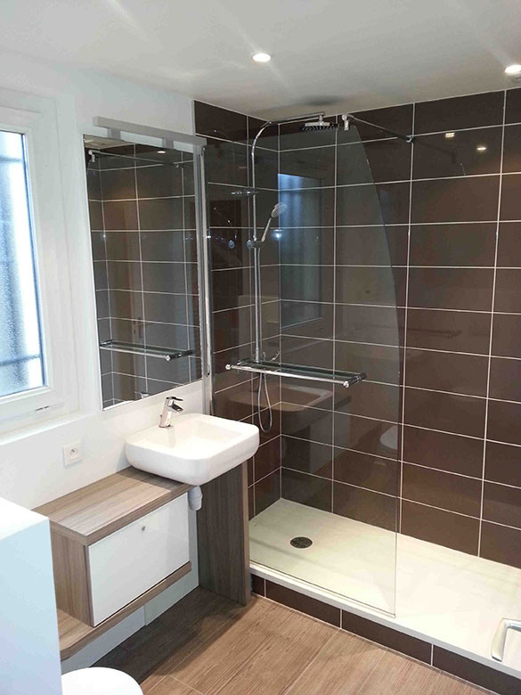 Renovation-d-une-salle-de-bains-1-a-CERGY-95-Image-Renov
