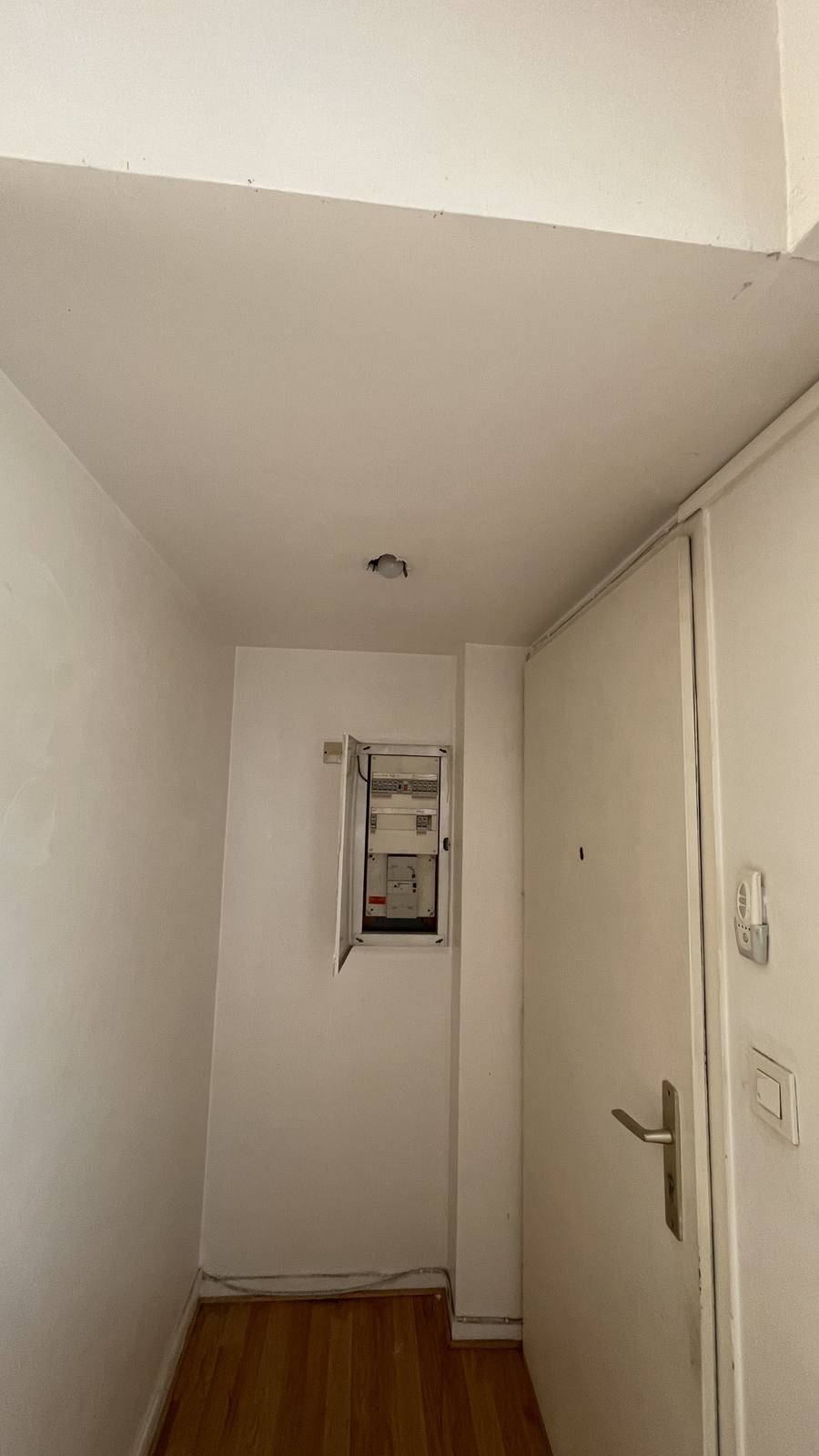 32-renovation-peinture-appartement-avant