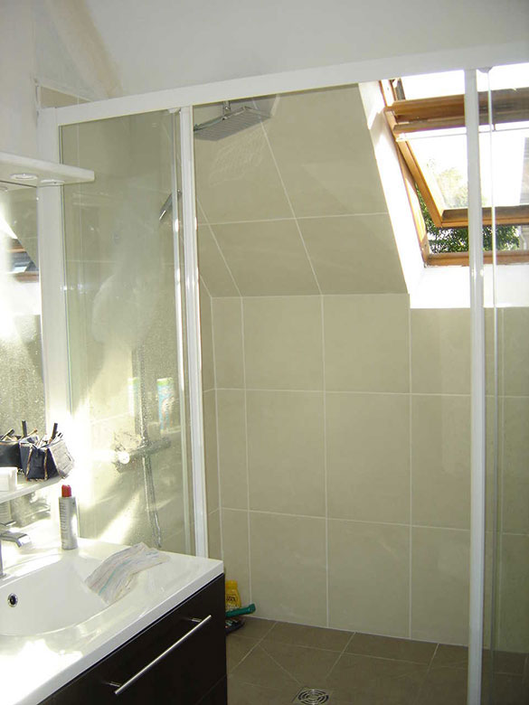 Transformation d'une salle de bains en salle de douche à Montmorency image 2