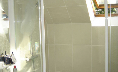 Transformation d'une salle de bains en salle de douche à Montmorency image 2