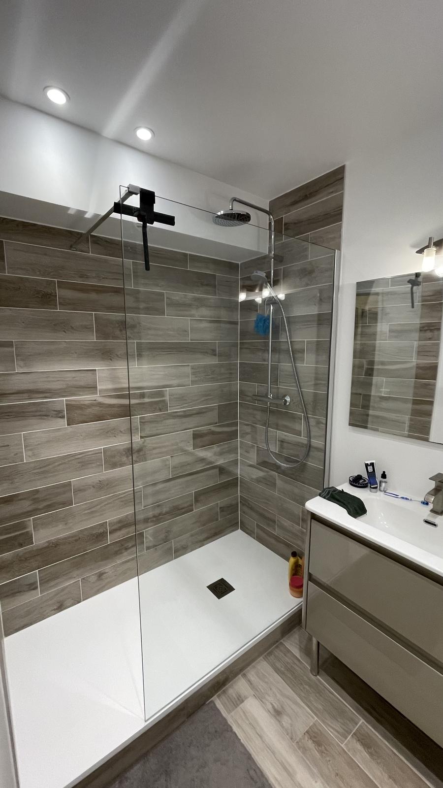 Rénovation de salle de bains à saint Ouen l'Aumône dans le Val-d'Oise image 2