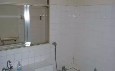 Transformation d'une salle de bains en salle de douche à Saint-leu-la-Forêt image 2
